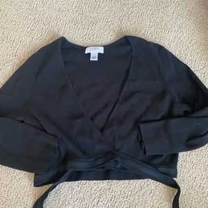 loft black long sleeve tie in front